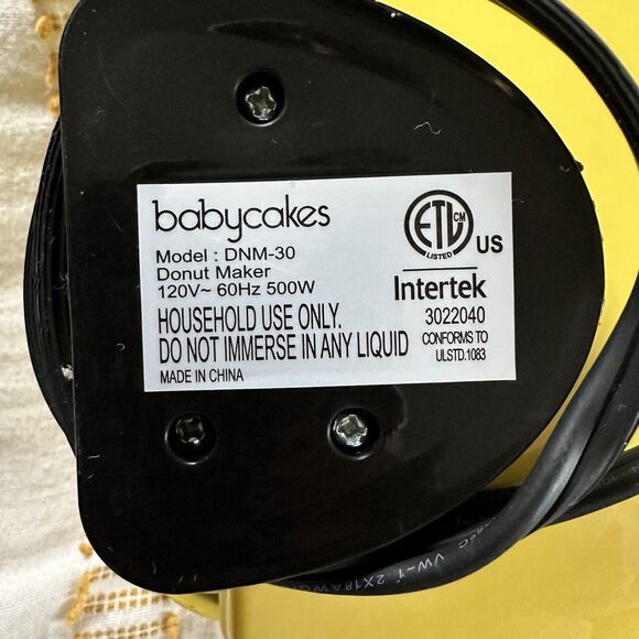 Yellow Baby Cakes Mini Nonstick Donut Maker DNM-30 Cakes Desserts Babycakes - Picture 4 of 7